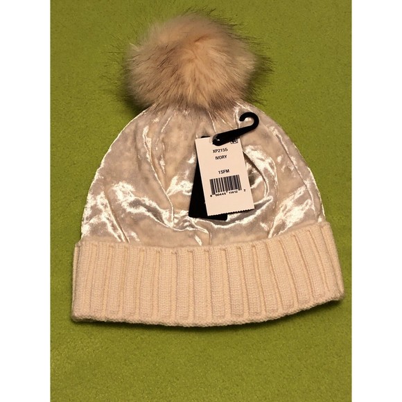 Pom Pom Hat Beanie Ivory Velvet Cream - Picture 2 of 2